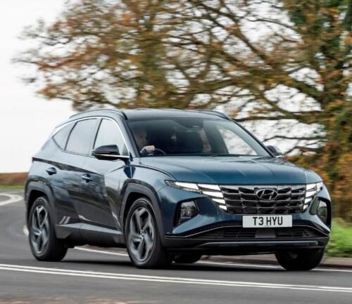 Hyundai Tucson - Driving Nearside-min